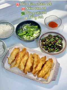 Mâm Cơm Chay Ngon Bổ Rẻ: Nấm Xào, Cải Luộc, Nấm Chiên