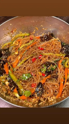 Miến Trộn Thanh Mát Hòa Quyện Hương Vị Thơm Ngon