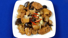 NẤM ĐÙI GÀ KHO GỪNG CHAY