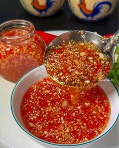 NHÀ NÀO HAY ĂN GỎI, BÚN, HẢI SẢN THÌ LÀM NGAY NƯỚC MẮM CHUA NGỌT NÀY ĐỂ SẴN, ĐỂ LÂU VẪN NGON.