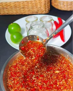 Nước Mắm Chua Cay Tỏi Ớt – Gỏi Ngon Hết Ngán