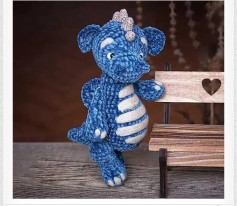 Patrón de dragón de ganchillo azul adorable para principiantes