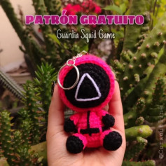 Patrón de muñeco Guardia Squid Game a crochet