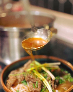 Phở Sốt Vang Thơm Ngon Với Thịt Bò Mềm Nhừ