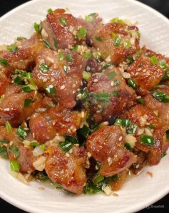 Sườn Cốt Lết Chiên Giòn Mỡ Hành Hấp Dẫn