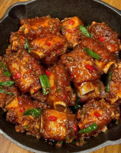 Sườn Ram Tỏi Ớt Cay Nồng Hương Vị Đậm Đà