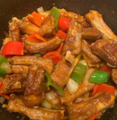 Sườn Xào Chua Ngọt Lôi Cuốn Vị Giòn Thơm