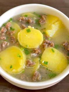 Súp thịt bằm khoai tây thơm ngon đậm đà vị tỏi