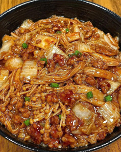 Thịt Băm Xào Nấm Kim Châm Ngon Mềm, Hương Vị Đậm Đà