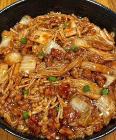 Thịt băm xào nấm kim châm