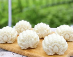 Thưởng Thức Hương Vị Truyền Thống Với Bánh Dẻo Bột Nếp Tinh Tế - Món Quà Trung Thu Đầy Ý Nghĩa