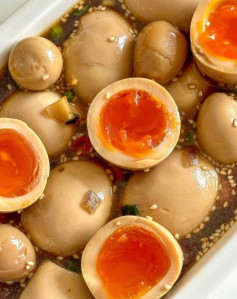 Trứng Gà Ngâm Xì Dầu Thơm Ngon Lòng Đào