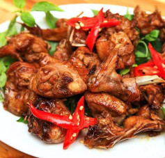 Vịt Xiêm Chiên Cay Sốt Dứa Thơm Lừng