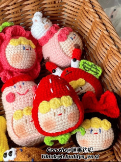 Adorable Crochet Characters in a Basket for Creative Inspiration