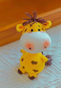 Amigurumi Crochet Pattern for Cute Giraffe Toy