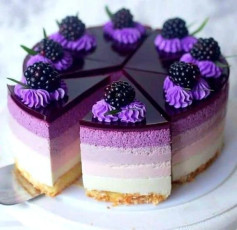 Blackberry Dreams: Ombre Mousse Delight