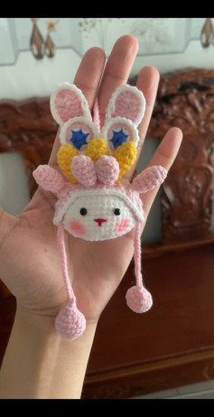 Búp bê móc len hình thỏ với vương miện hoa nhiều màu sắc