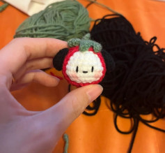 Búp bê móc len hình trái dâu tây đáng yêu và dễ thương