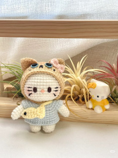 Búp bê móc len mèo nhỏ đáng yêu với mũ và khăn