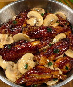 Cách làm cánh gà xào nấm mỡ đưa cơm ngon tuyệt😍😍