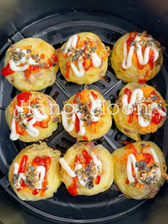 CÁCH LÀM VIÊN KHOAI TÂY BẠCH TUỘC (TAKOYAKI) BẰNG NỒI CHIÊN KHÔNG DẦU 🐙