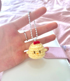 Chart móc len gà vàng dễ thương cho móc khóa