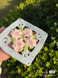 Chart Móc Len Hoa Anh Đào Trên Nền Vuông