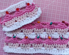 Colorful Cupcake Crochet Pattern with Beads for Creative Projects