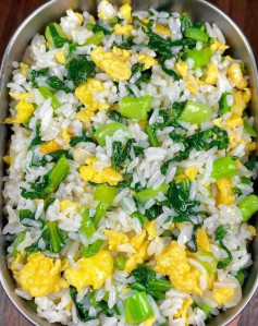 Cơm rang trứng & rau cải