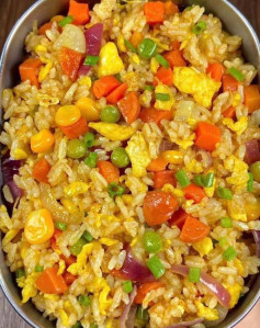 Cơm Rang Trứng Xúc Xích Ngũ Sắc Thơm Ngon