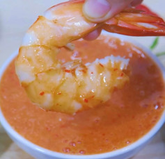 Công Thức Nước Chấm Thần Thánh Từ Sữa Đặc phù hợp từ đồ nướng, hấp luộc cho đến hải sản.