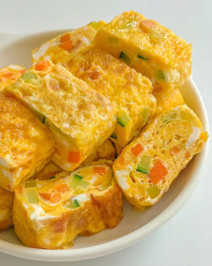 CÔNG THỨC TRỨNG CUỘN RAU CỦ BỮA SÁNG NHẸ NHÀNG, ĐỦ CHẤT, NGON KHÓ CƯỠNG