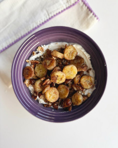 Cozy Caramelised Banana & Pecan Skyr Delight
