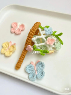 Crochet Butterfly and Flower Garden: Creative Yarn Art Design
