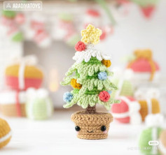 Crochet Christmas Tree Pattern with Colorful Decorations and Cute Pot
