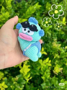 Crochet Cute Cartoon Character with Sunglasses Pattern