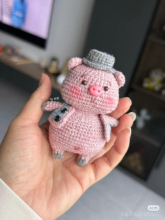 Crochet Cute Piglet with Hat Pattern for Beginners
