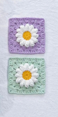 Crochet Daisy Square Pattern in Pastel Colors