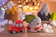Crochet Holiday Camper and Car with Christmas Tree