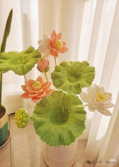 Crochet Lotus Flowers and Leaves for Home Decor