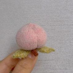 Crochet Pattern for a Cute Miniature Peach Design