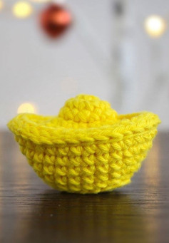 Crochet Pattern for a Cute Miniature Yellow Sombrero