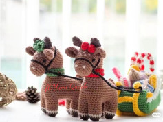 Crochet Reindeer with Sleigh Pattern for Christmas Decor