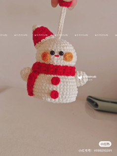Crochet Snowman Ornament Pattern for Festive Christmas Decoration