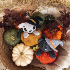 Crochet Witch Cats in Pumpkins for Halloween Decor