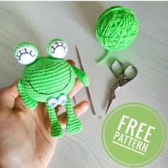 Crochet Your Own Adorable Green Frog with Free Pattern