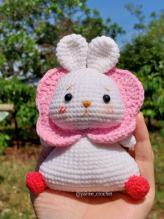Cute Bunny with Pink Ears Crochet Pattern for Beginners