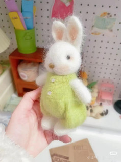 Cute Crochet Bunny in Green Dress Pattern