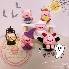 Cute Halloween-Themed Crochet Pig Characters for Festive Decoration