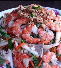 Để làm gỏi ngó sen tôm thịt, bạn cần: